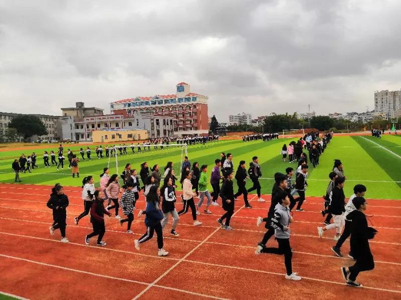 课间跑一跑,精神倍儿饱 - 福清市海口中学